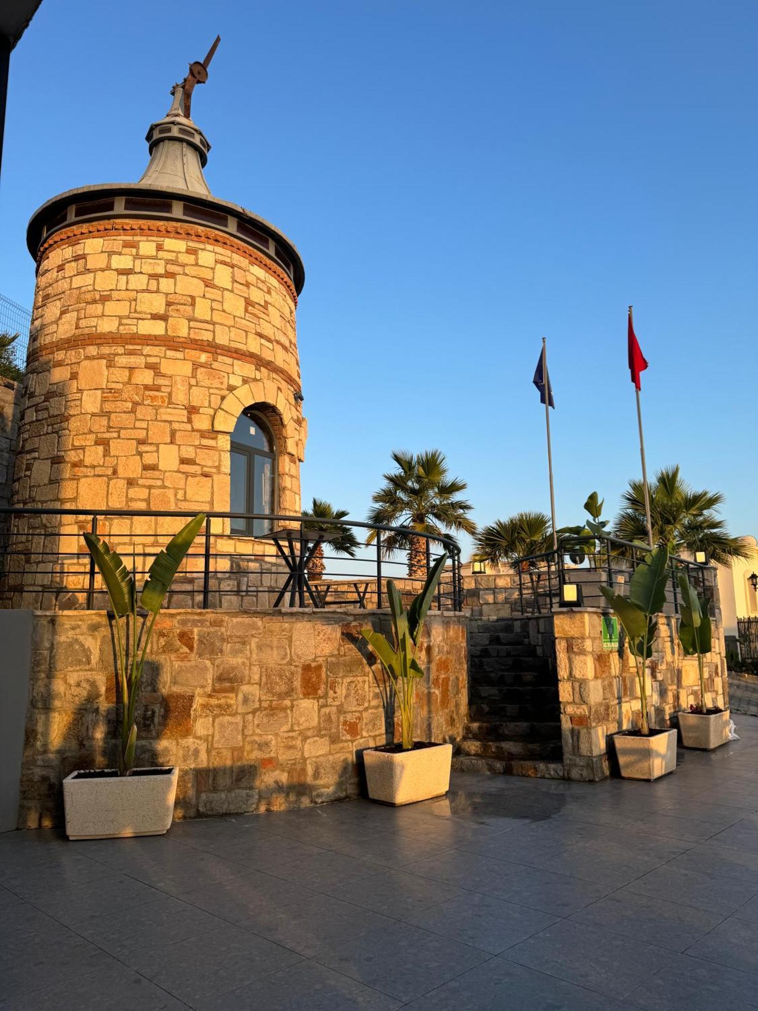 The Rest Port Argento Otel *